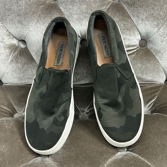 Steve Madden Shoes - Steve Madden Gills shiny camo slip on shoes